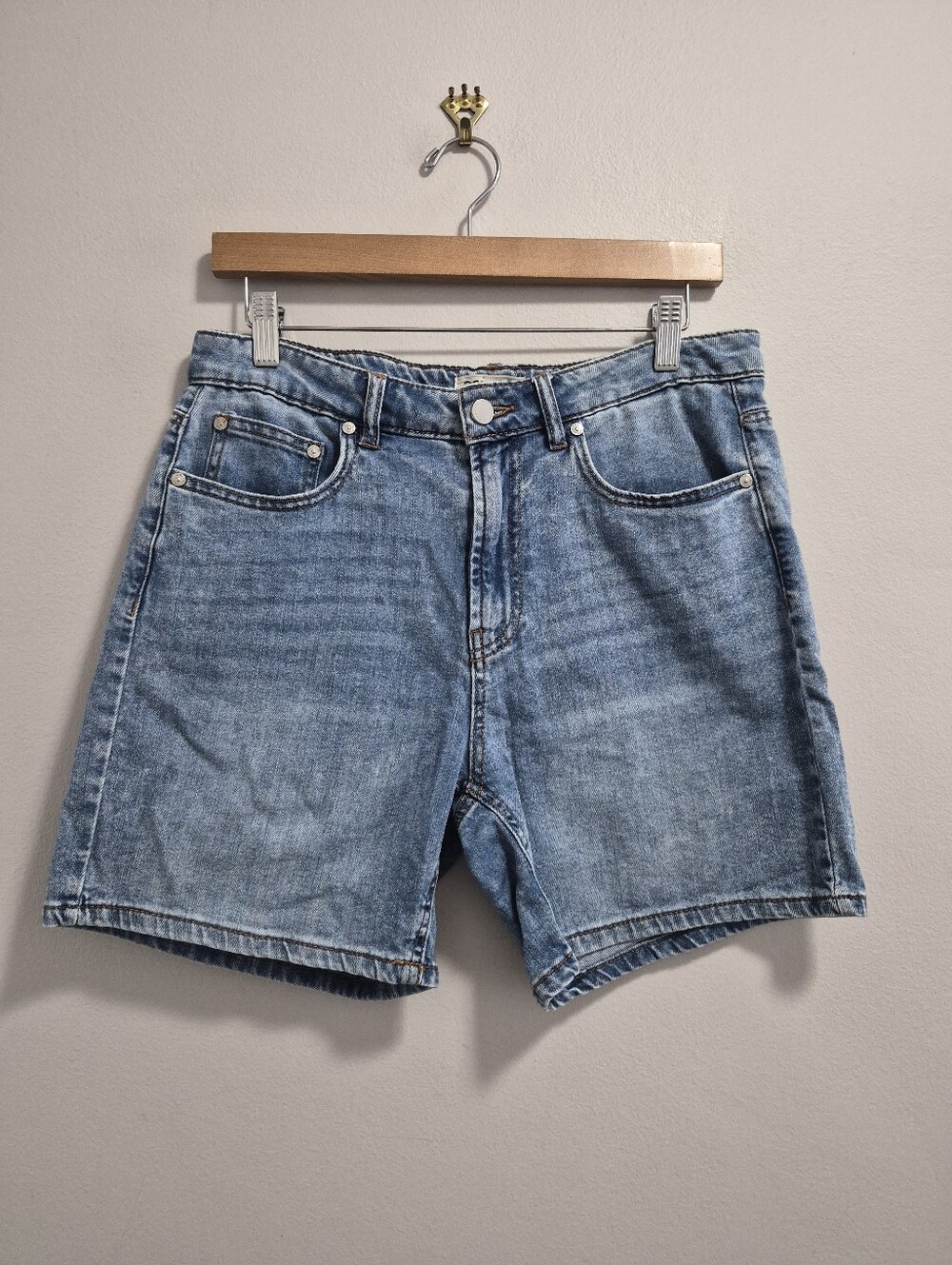 OAT New York Cloud Luxe Denim Jean Shorts Size 10 / 30
